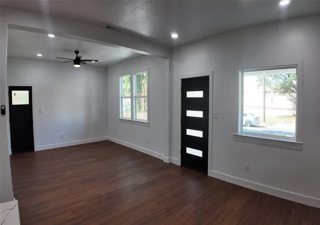Photo 3 of Sale Pending at 3806 Holmes St, Dallas, TX 75215 | MLS# 21357257 | Listing updated on 2026-08-12