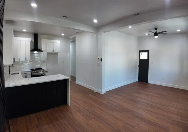 Photo 4 of Sale Pending at 3806 Holmes St, Dallas, TX 75215 | MLS# 21357257 | Listing updated on 2026-08-12