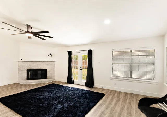 Photo 3 of Sale Pending at 1040 Carmody Dr, Mesquite, TX 75149 | MLS# 21356595 | Listing updated on 2026-08-27