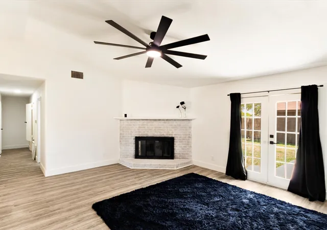 Photo 4 of Sale Pending at 1040 Carmody Dr, Mesquite, TX 75149 | MLS# 21356595 | Listing updated on 2026-08-27