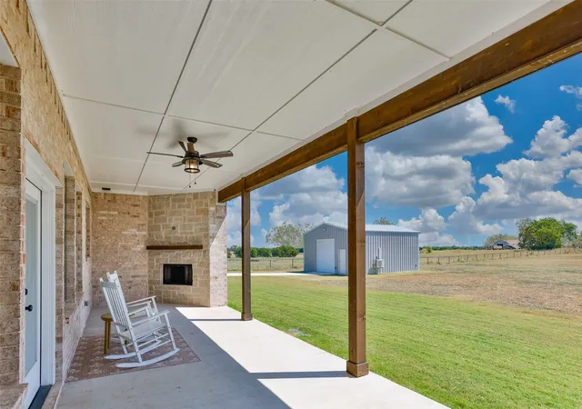 Photo 4 of Single family home for sale at 24 Dove Lndg, Valley View, TX 76272 | MLS# 21350956 | Listing updated on 2026-09-30