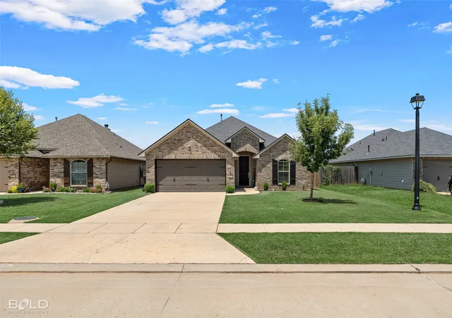 Photo 2 of Sale Pending at 4022 False River Dr, Bossier City, LA 71111 | MLS# 21330570 | Listing updated on 2026-08-15
