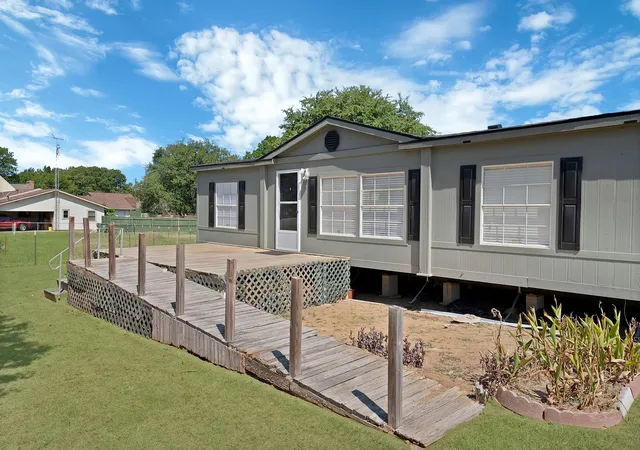 Photo 3 of Sale Pending at 212 Ponderosa Ln, Burleson, TX 76028 | MLS# 21355883 | Listing updated on 2026-09-21