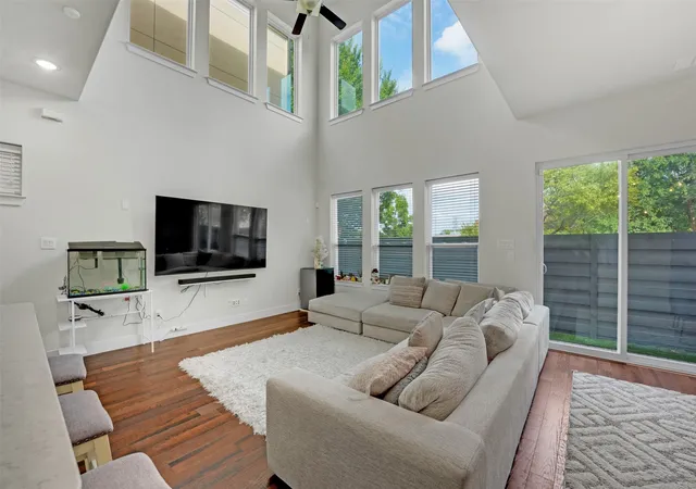 Photo 2 of Single family home for sale at 7880 Minglewood Ln, Dallas, TX 75231 | MLS# 21349722 | Listing updated on 2026-08-12