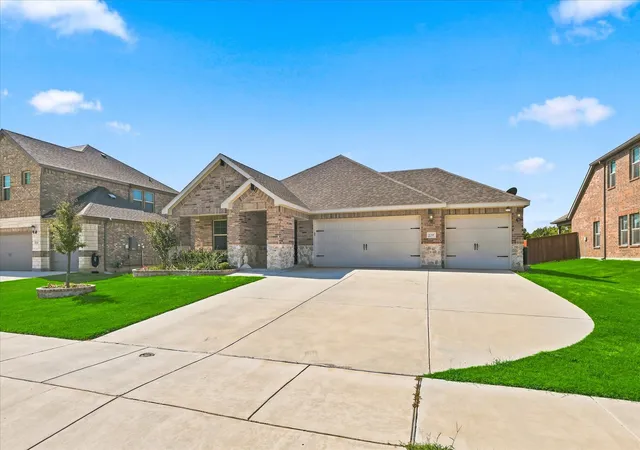 Photo 2 of Single family home for sale at 2109 Draco Dr, Haslet, TX 76052 | MLS# 21352879 | Listing updated on 2026-08-18