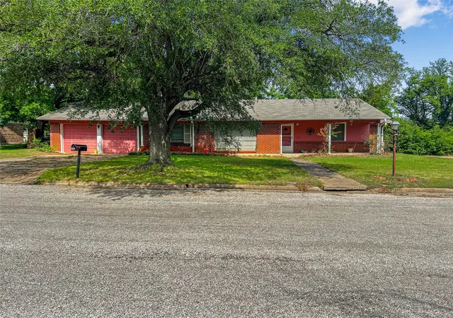 Photo 1 of Single family home for sale at 2706 Bois D Arc St, Commerce, TX 75428 | MLS# 21357376 | Listing updated on 2026-08-29