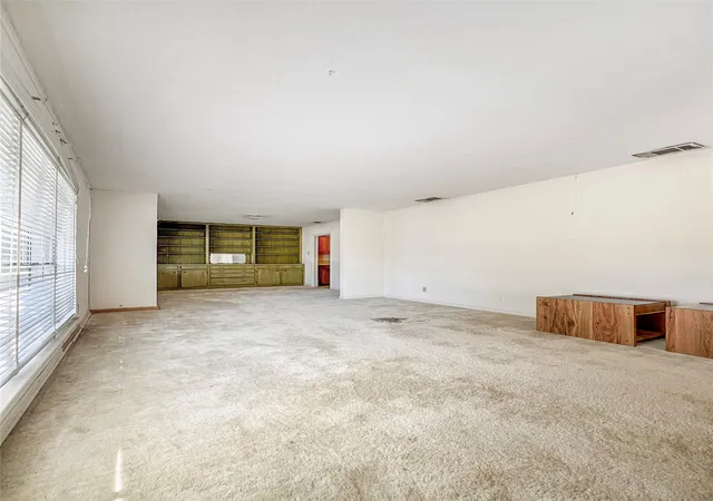 Photo 3 of Single family home for sale at 2706 Bois D Arc St, Commerce, TX 75428 | MLS# 21357376 | Listing updated on 2026-09-24