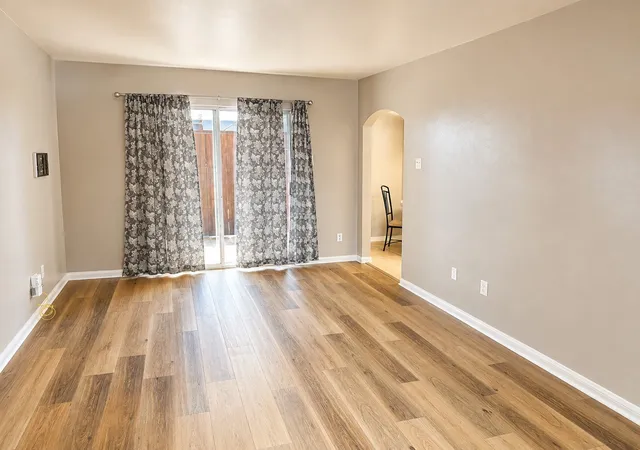 Listing Photo 5 - Condo for sale in building located at 15931 Stillwood St, Dallas, TX 75248 - Unit #1096