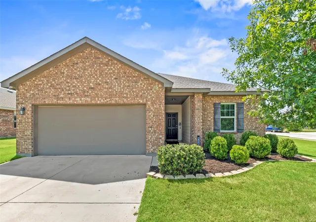 Photo 1 of Single family home for sale at 500 Swift Current Dr, Crowley, TX 76036 | MLS# 21355013 | Listing updated on 2026-08-12