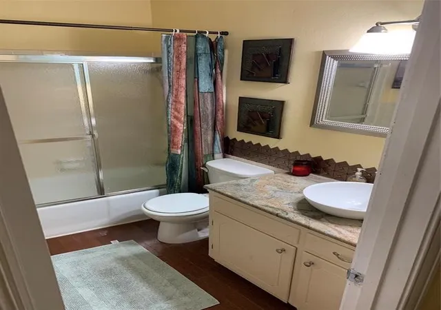 Photo 3 of Single family home for sale at 114 Barbara Wy, Waxahachie, TX 75165 | MLS# 21357420 | Listing updated on 2026-09-26