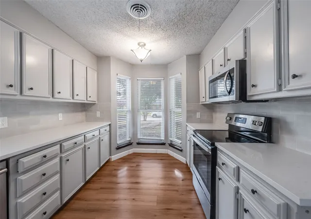 Photo 3 of Single family home for sale at 222 Gwendola Dr, Mc Kinney, TX 75071 | MLS# 21347194 | Listing updated on 2026-10-06