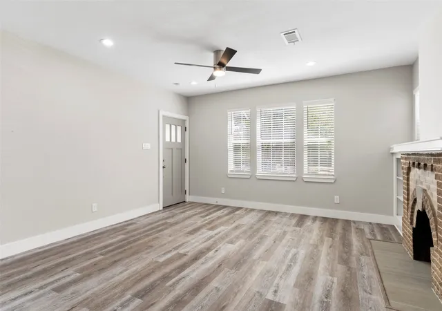 Photo 3 of Single family home for sale at 604 S Fitzhugh Ave, Dallas, TX 75223 | MLS# 21354621 | Listing updated on 2026-08-12