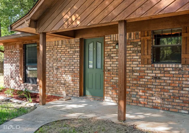 Photo 3 of Single family home for sale at 128 Ardis Dr, Haughton, LA 71037 | MLS# 21355418 | Listing updated on 2026-08-12