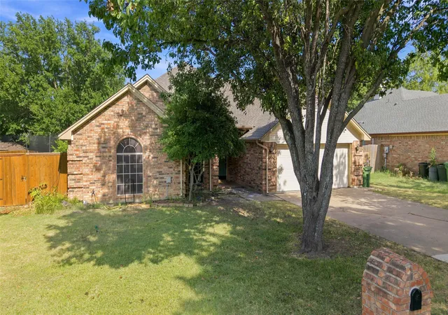Photo 3 of Single family home for sale at 7732 Sagebrush Ct N, North Richland Hills, TX 76182 | MLS# 21357478 | Listing updated on 2026-08-12