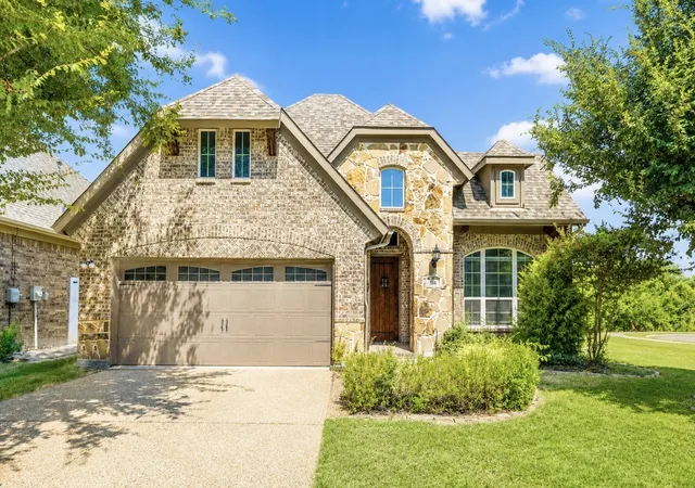 Photo 1 of Sale Pending at 208 Hogue Ln, Wylie, TX 75098 | MLS# 21357486 | Listing updated on 2026-08-31