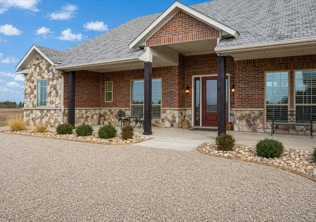 Photo 3 of Single family home for sale at 8636 Morgan Rd, Blue Ridge, TX 75424 | MLS# 21356431 | Listing updated on 2026-08-12