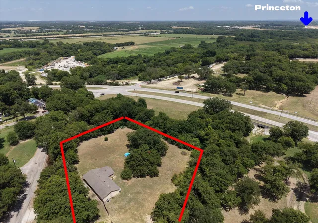 Photo 4 of Single family home for sale at 1504 Anthony St, Mc Kinney, TX 75069 | MLS# 21352232 | Listing updated on 2026-08-15