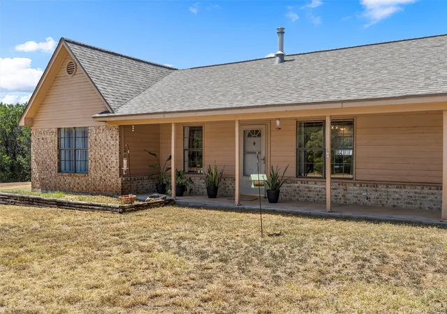 Photo 3 of Single family home for sale at 271 County Road 3580, China Spring, TX 76633 | MLS# 21357392 | Listing updated on 2026-08-18