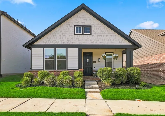 Photo 1 of Single family home for sale at 2429 Elm Pl, Justin, TX 76247 | MLS# 21357562 | Listing updated on 2026-08-12