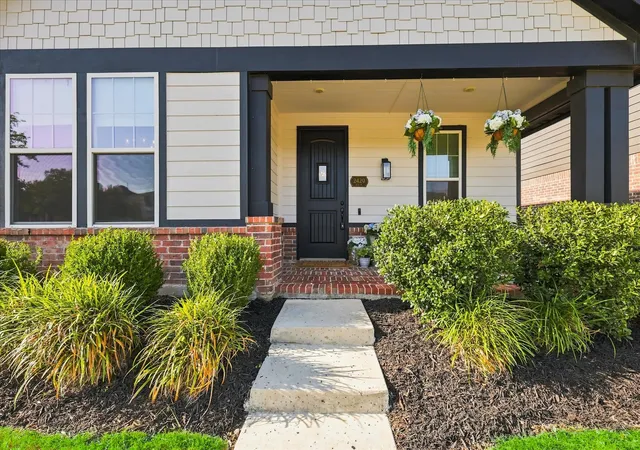 Photo 2 of Single family home for sale at 2429 Elm Pl, Justin, TX 76247 | MLS# 21357562 | Listing updated on 2026-08-12