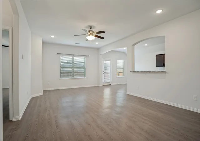 Photo 3 of Single family home for sale at 2009 Yale St, Farmersville, TX 75442 | MLS# 21357572 | Listing updated on 2026-08-12