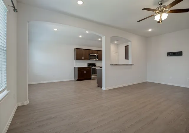 Photo 3 of Single family home for sale at 2009 Yale St, Farmersville, TX 75442 | MLS# 21357572 | Listing updated on 2026-08-12