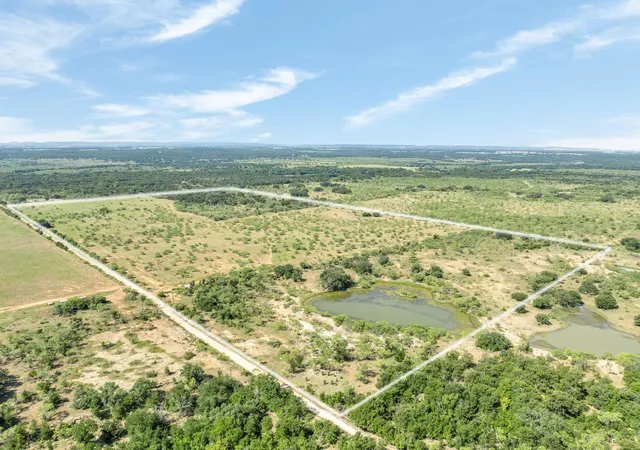 Photo 3 of House for sale at 193 Cr 193, Comanche, TX 76442 | MLS# 21355388 | Listing updated on 2026-08-12