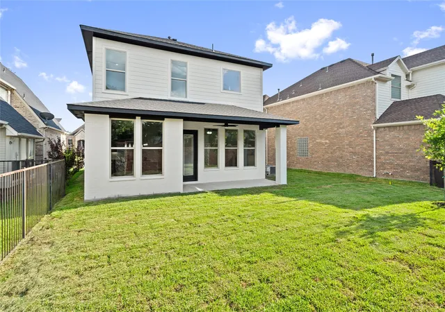 Photo 30 of Single family home for sale at 907 Saint George Pl, De Soto, TX 75115 | MLS# 21357610 | Listing updated on 2026-08-12