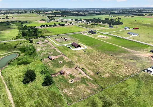 Photo 3 of House for sale at 2250 Campbell Rd, Tolar, TX 76476 | MLS# 21355651 | Listing updated on 2026-10-07