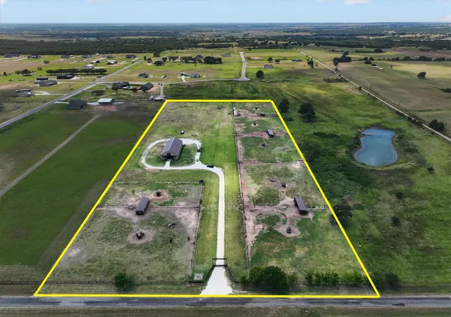 Photo 4 of House for sale at 2250 Campbell Rd, Tolar, TX 76476 | MLS# 21355651 | Listing updated on 2026-10-07