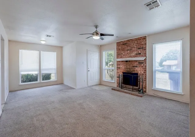 Photo 3 of Single family home for sale at 113 Oak Wood Ln, Kennedale, TX 76060 | MLS# 21357622 | Listing updated on 2026-09-21