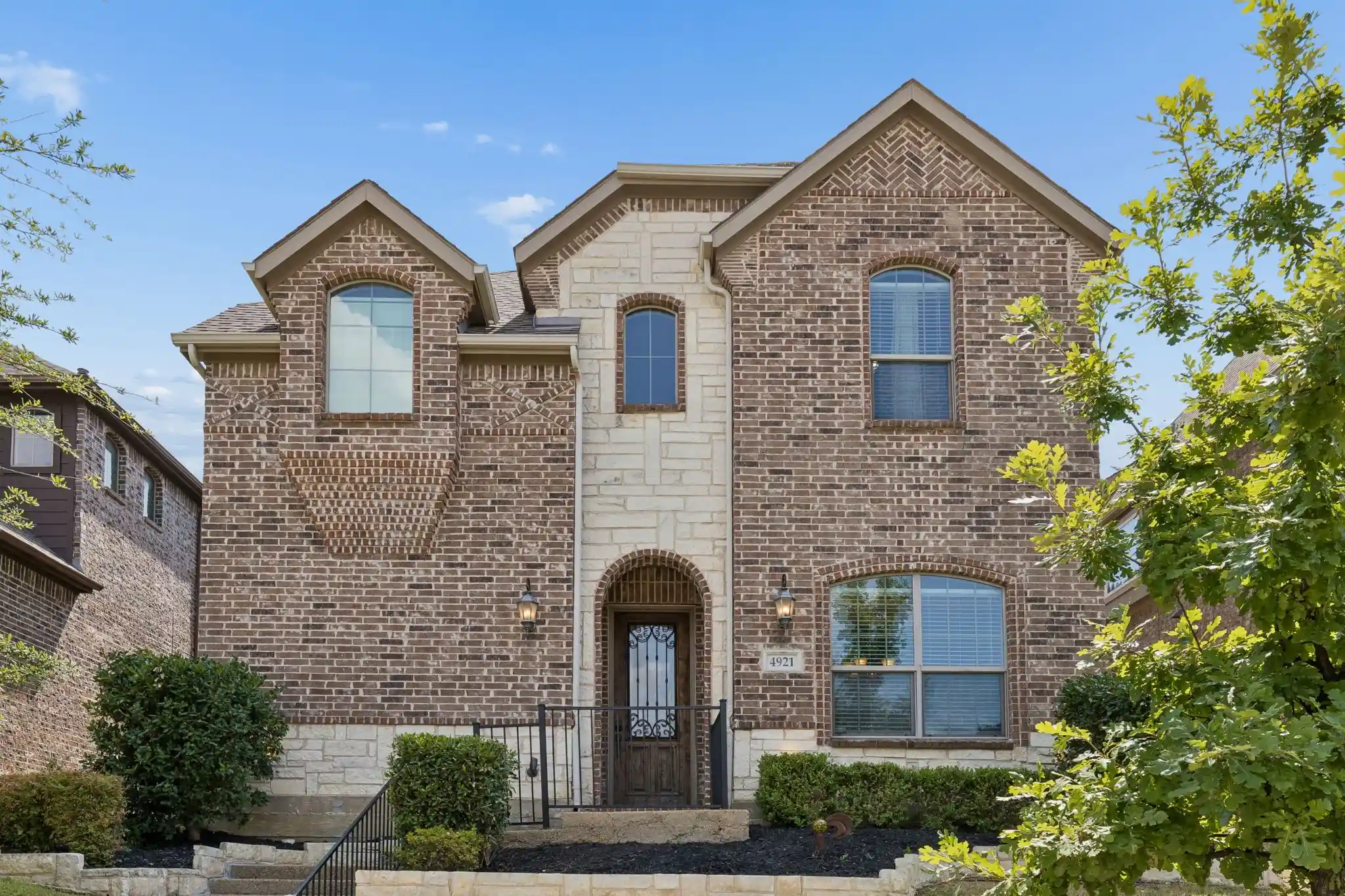 Single family home for sale at 4921 Empire Wy, Irving, TX 75038 | MLS# 21348281