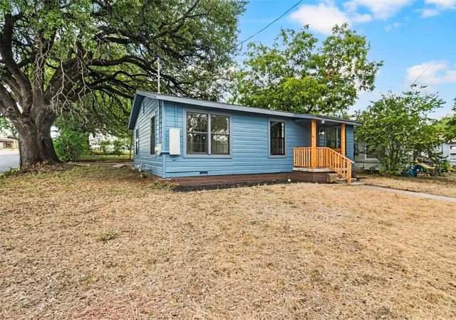 Photo 1 of Sale Pending at 1725 Columbia St, Waco, TX 76711 | MLS# 21357504 | Listing updated on 2026-09-25