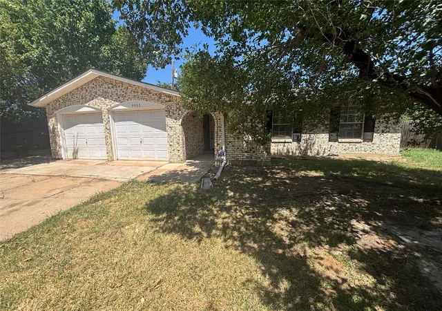 Photo 3 of Sale Pending at 4002 Fairbanks Ct, Irving, TX 75062 | MLS# 21355616 | Listing updated on 2026-08-21
