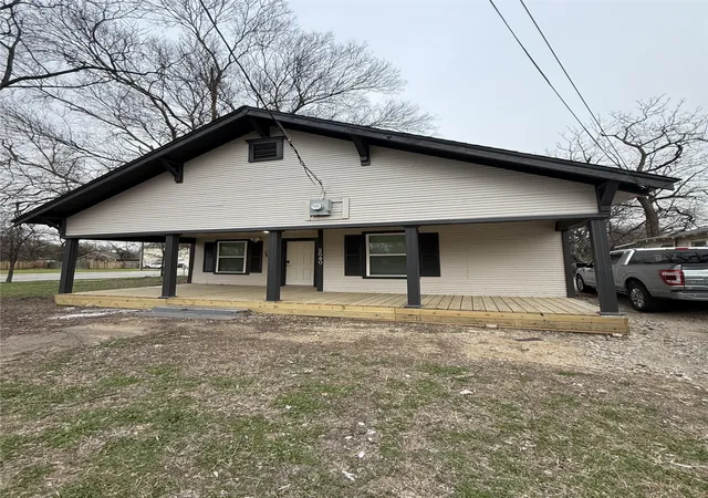 Photo 1 of Single family home for sale at 2640 Lawrence St, Dallas, TX 75215 | MLS# 21353393 | Listing updated on 2026-08-12