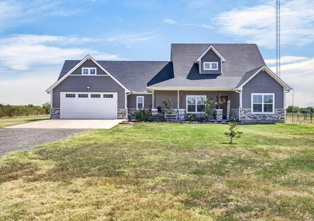 Photo 2 of Single family home for sale at 18244 County Road 4001, Mabank, TX 75147 | MLS# 21344567 | Listing updated on 2026-09-19