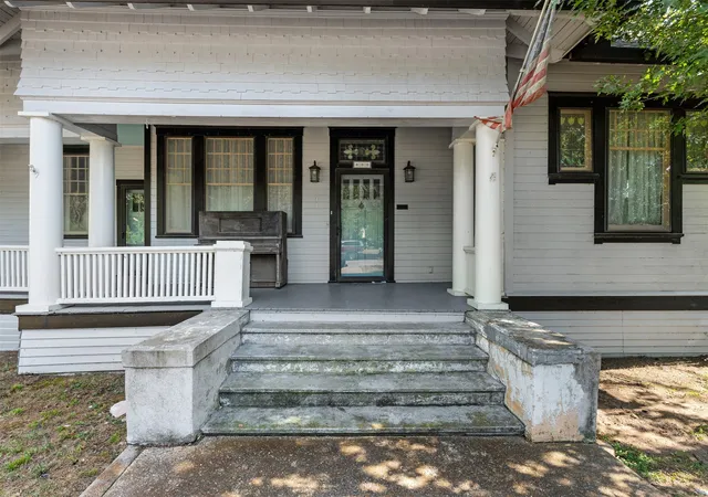 Photo 3 of Sale Pending at 400 Capps St, Marlin, TX 76661 | MLS# 21357409 | Listing updated on 2026-08-14