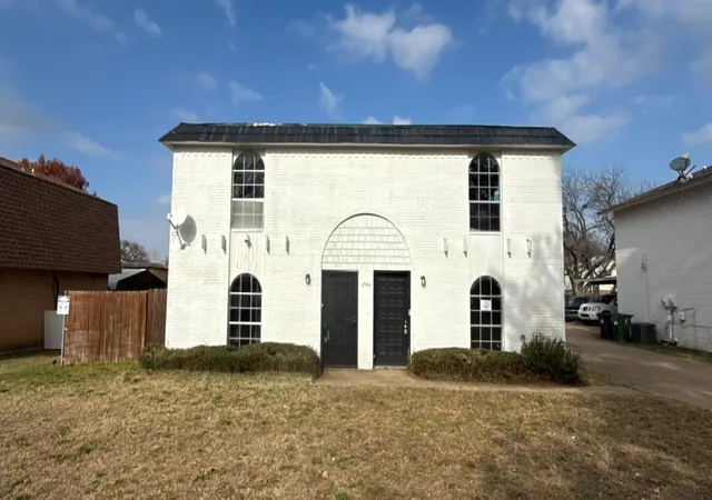 Multi family home for sale at 1907 Nolen Ct, Arlington, TX 76012 | MLS# 21357072