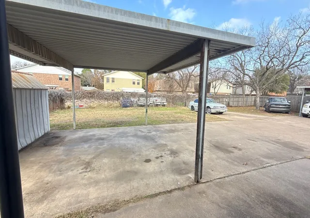 Photo 4 of House for sale at 1907 Nolen Ct, Arlington, TX 76012 | MLS# 21357072 | Listing updated on 2026-08-12