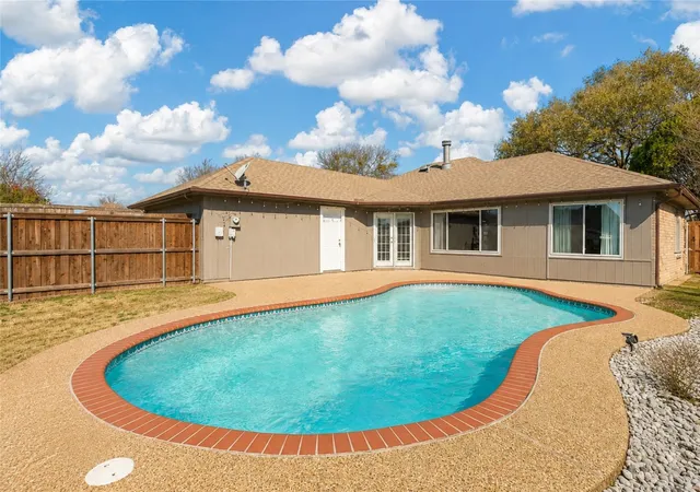 Photo 2 of Single family home for sale at 1518 Sunflower Dr, Allen, TX 75002 | MLS# 21352997 | Listing updated on 2026-08-29