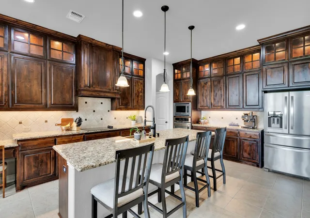 Photo 3 of Single family home for sale at 102 Willowbrook Dr, Waxahachie, TX 75165 | MLS# 21355454 | Listing updated on 2026-10-01