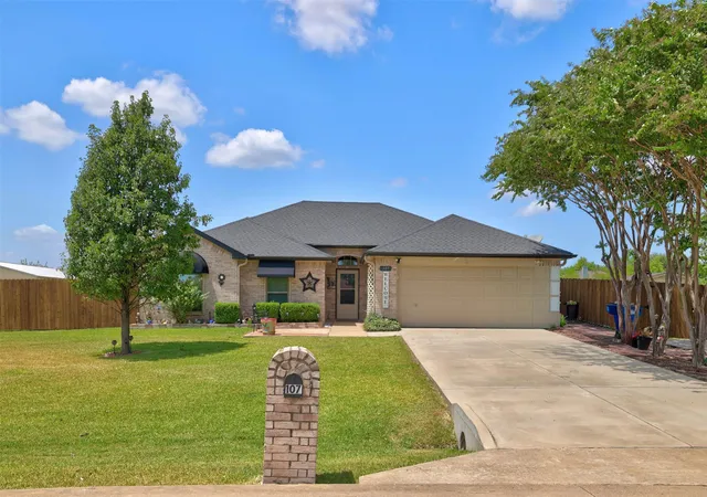 Photo 3 of Single family home for sale at 107 Cottonwood Dr, Fate, TX 75189 | MLS# 21356578 | Listing updated on 2026-09-05