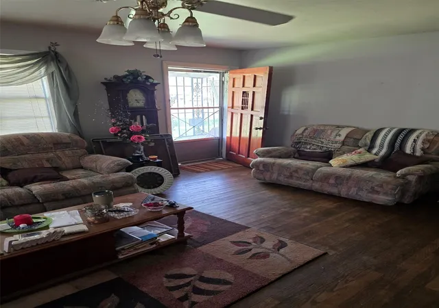 Photo 3 of Single family home for sale at 1417 Ray St, Longview, TX 75602 | MLS# 21357255 | Listing updated on 2026-09-29