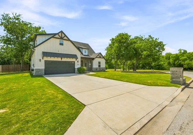 Photo 3 of Single family home for sale at 545 Mckittrick Ct, Godley, TX 76044 | MLS# 21357381 | Listing updated on 2026-09-25