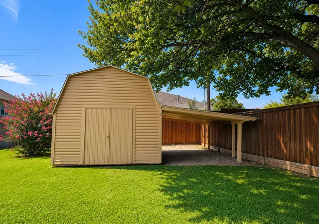 Photo 3 of Single family home for sale at 3313 Lakeview Dr, Grapevine, TX 76051 | MLS# 21357935 | Listing updated on 2026-10-04