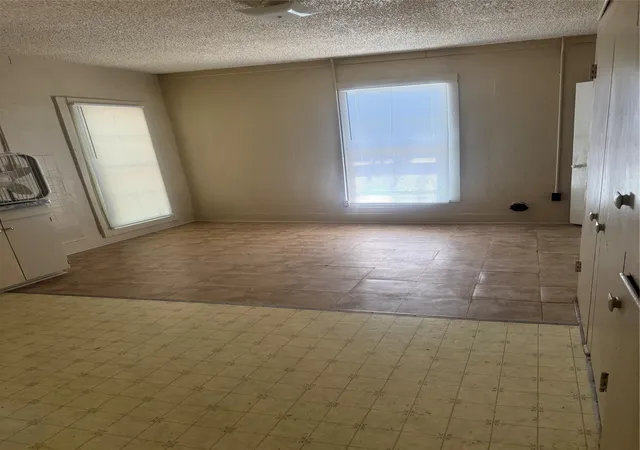 Photo 3 of Single family home for sale at 1011 Turner St, Waco, TX 76704 | MLS# 21355728 | Listing updated on 2026-08-18