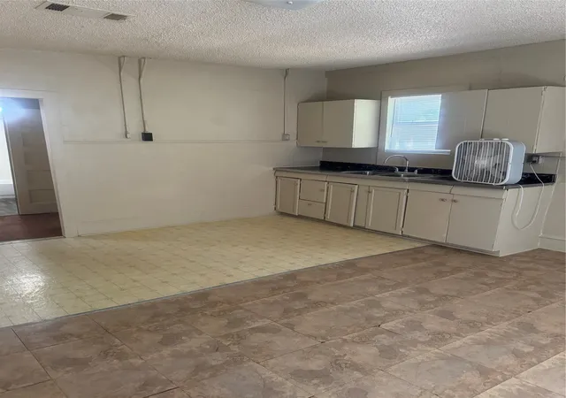 Photo 4 of Single family home for sale at 1011 Turner St, Waco, TX 76704 | MLS# 21355728 | Listing updated on 2026-08-18