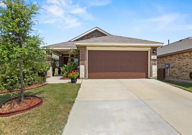 Photo 1 of Single family home for sale at 137 Running River Dr, Boyd, TX 76023 | MLS# 21357986 | Listing updated on 2026-08-24