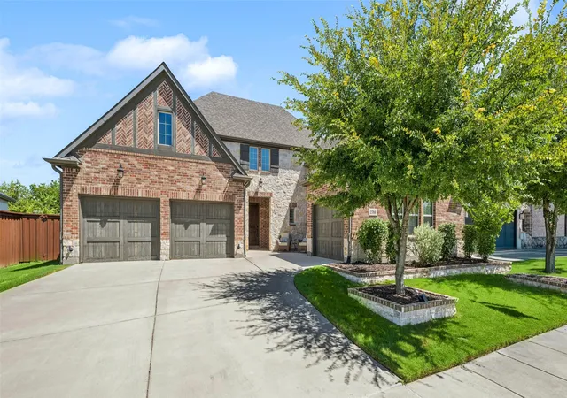 Photo 1 of Single family home for sale at 2700 Castlebridge, Lewisville, TX 75056 | MLS# 21353818 | Listing updated on 2026-09-28