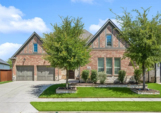 Photo 2 of Single family home for sale at 2700 Castlebridge, Lewisville, TX 75056 | MLS# 21353818 | Listing updated on 2026-09-28